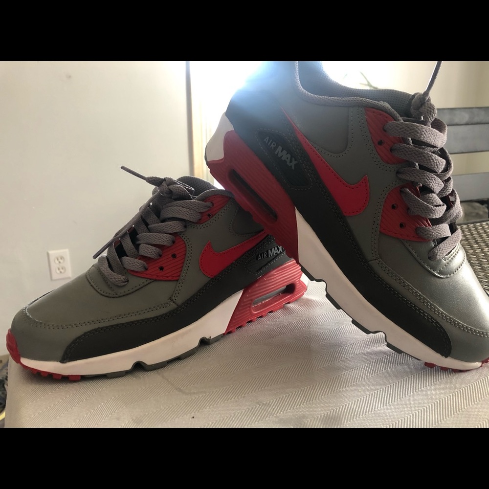 Air max size 6y. Brand new